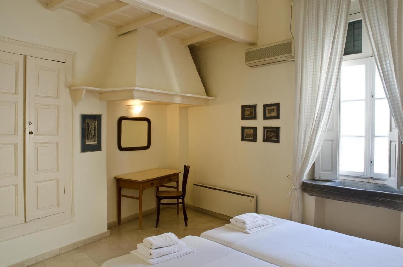 Hotel Omiros Ermoupoli Ngoại thất bức ảnh