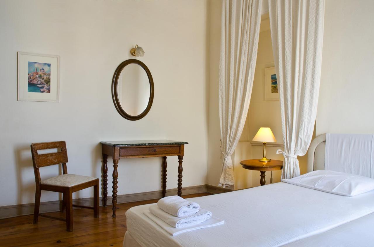 Hotel Omiros Ermoupoli Ngoại thất bức ảnh