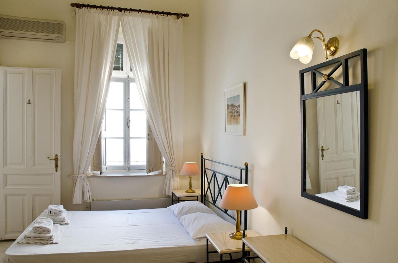 Hotel Omiros Ermoupoli Ngoại thất bức ảnh