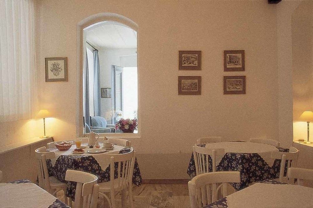 Hotel Omiros Ermoupoli Ngoại thất bức ảnh