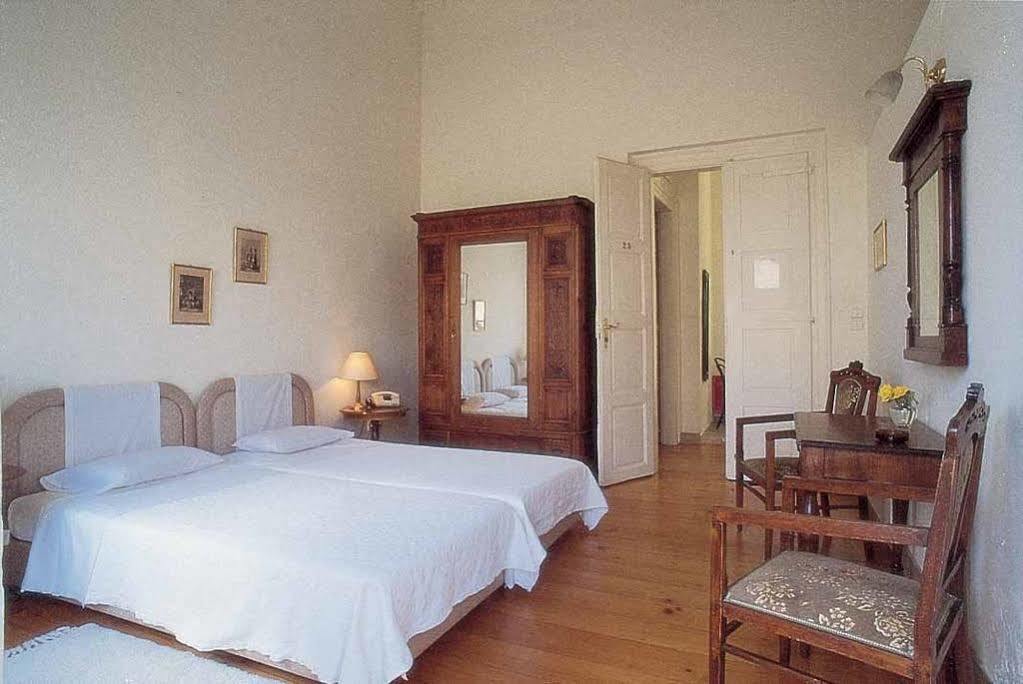 Hotel Omiros Ermoupoli Ngoại thất bức ảnh