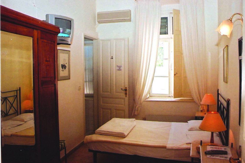 Hotel Omiros Ermoupoli Ngoại thất bức ảnh